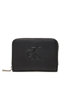 Mały Portfel Damski Calvin Klein Jeans Sculpted Med Flap Zip Around LV04K1004G Czarny ze sklepu eobuwie.pl w kategorii Portfele damskie - zdjęcie 179096578