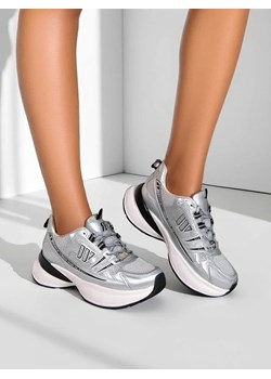 Royalfashion Sportowe sneakersy damskie na grubszej podeszwie Roality ze sklepu royalfashion.pl w kategorii Buty sportowe damskie - zdjęcie 179100685