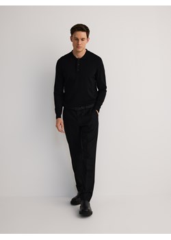 Reserved - Sweter polo z lyocellu - czarny ze sklepu Reserved w kategorii Swetry męskie - zdjęcie 179106087