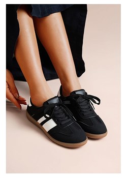 Foreverfolie Sneakersy w kolorze czarno-białym ze sklepu Limango Polska w kategorii Trampki damskie - zdjęcie 179109785