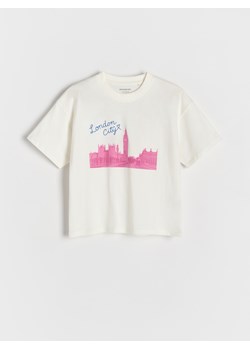 Reserved - Bawełniany T-shirt z haftem - złamana biel ze sklepu Reserved w kategorii Bluzki dziewczęce - zdjęcie 179124859