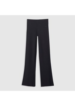Damskie spodnie treningowe 4F 4FRSS25TFTRF1037 - czarne ze sklepu Sportstylestory.com w kategorii Spodnie damskie - zdjęcie 179137888