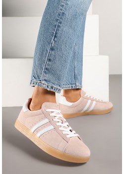 Jasnoróżowe Zamszowe Sneakersy Tenisówki ze Skórzaną Wkładką i Paskami Ciarilira ze sklepu born2be.pl w kategorii Buty sportowe damskie - zdjęcie 179167389
