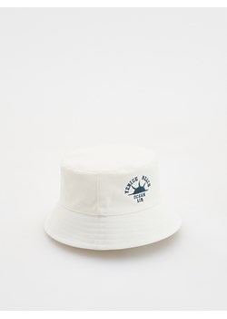 Reserved - Bawełniany bucket hat - złamana biel ze sklepu Reserved w kategorii Czapki dziecięce - zdjęcie 179230505