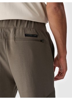 Męskie spodnie casual cargo 4F 4FWSS25TTROM0990 - brązowe ze sklepu Sportstylestory.com w kategorii Spodnie męskie - zdjęcie 179232085