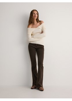 Reserved - Jeansy flare high waist - beżowy ze sklepu Reserved w kategorii Jeansy damskie - zdjęcie 179245718