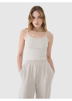 Damski crop-top na ramiączkach 4F 4FWSS25TSLEF127 - szary - id: 304546 - marki 4F - 179257537 Damski crop-top na ramiączkach 4F 4FWSS25TSLEF127 - szary ze sklepu Sportstylestory.com w kategorii Bluzki damskie - zdjęcie 179257537