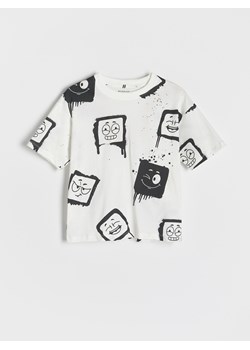 Reserved - Bawełniany t-shirt z nadrukiem - złamana biel ze sklepu Reserved w kategorii T-shirty chłopięce - zdjęcie 179268357