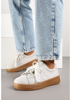 Szare Sneakersy na Grubej Podeszwie z Ozdobnymi Kokardkami Divelia ze sklepu born2be.pl w kategorii Buty sportowe damskie - zdjęcie 179276057