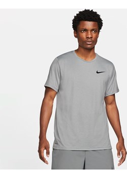 Męska koszulka z krótkim rękawem Nike Pro Dri-FIT - Szary ze sklepu Nike poland w kategorii T-shirty męskie - zdjęcie 179308417