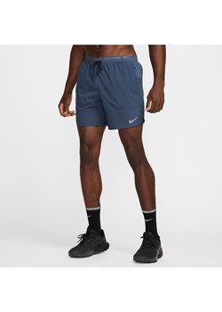 Męskie spodenki do biegania z wszytą bielizną 18 cm Nike Dri-FIT Stride - Niebieski ze sklepu Nike poland w kategorii Spodenki męskie - zdjęcie 179308569