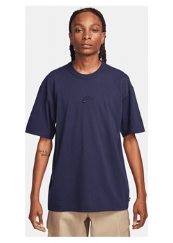 T-shirt męski Nike Sportswear Premium Essentials - Niebieski ze sklepu Nike poland w kategorii T-shirty męskie - zdjęcie 179309078