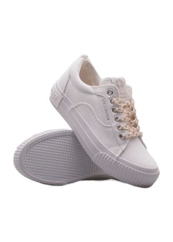 Trampki Lee Cooper LCW-24-31-2170L białe ze sklepu ButyModne.pl w kategorii Trampki damskie - zdjęcie 179315096