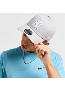 NEW ERA MLB 9FORTY NEW YORK YANKEES CAP GRAY/WHITE ze sklepu JD Sports  w kategorii Czapki z daszkiem damskie - zdjęcie 179315467