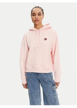 Tommy Jeans Bluza Badge DW0DW19414 Różowy Boxy Fit ze sklepu MODIVO w kategorii Bluzy damskie - zdjęcie 179320298