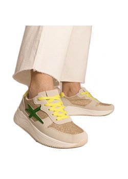 Beżowe sneakersy damskie sportowe z brokatem beżowy ze sklepu ButyModne.pl w kategorii Buty sportowe damskie - zdjęcie 179333627