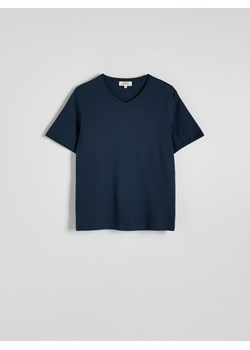 Reserved - T-shirt slim z dekoltem V - granatowy ze sklepu Reserved w kategorii T-shirty męskie - zdjęcie 179337009