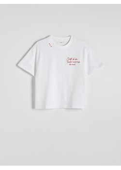 Reserved - T-shirt z haftowanym napisem - złamana biel ze sklepu Reserved w kategorii Bluzki damskie - zdjęcie 179354248