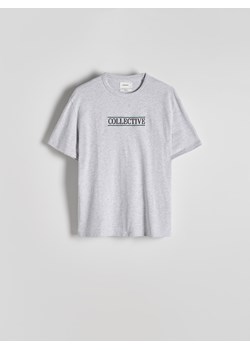 Reserved - T-shirt loose fit z haftem - jasnoszary ze sklepu Reserved w kategorii T-shirty męskie - zdjęcie 179360839