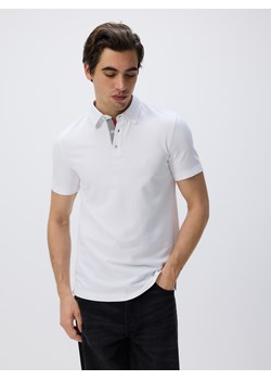 Reserved - Koszulka polo regular z haftem - biały ze sklepu Reserved w kategorii T-shirty męskie - zdjęcie 179371845