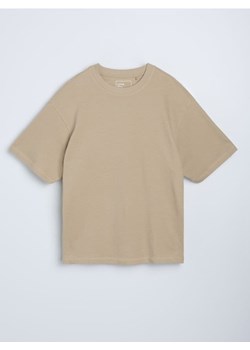 Sinsay - Koszulka w stylu basic - beżowy - id: 7348F-80X - marki Sinsay - 179419735 Sinsay - Koszulka w stylu basic - beżowy ze sklepu Sinsay w kategorii T-shirty męskie - zdjęcie 179419735