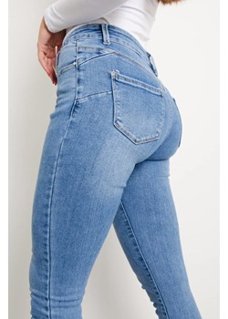 SPODNIE JEANSOWE SKINNY PRZYLEGAJĄCE PUSH UP ze sklepu olika.com.pl w kategorii Jeansy damskie - zdjęcie 179433768