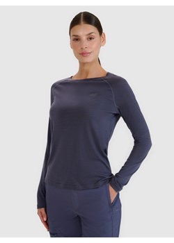 Damski longsleeve trekkingowy 4F 4FWSS25TFLOF332 - granatowy ze sklepu Sportstylestory.com w kategorii Bluzki damskie - zdjęcie 179485216
