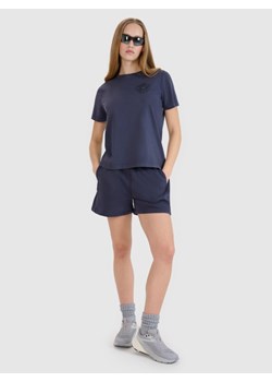 Damskie spodenki dresowe 4F 4FWSS25TSHOF609 - granatowe ze sklepu Sportstylestory.com w kategorii Szorty - zdjęcie 179485227