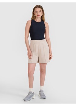 Damskie spodenki dresowe 4F 4FRSS25TSHOF731 - beżowe ze sklepu Sportstylestory.com w kategorii Szorty - zdjęcie 179485577