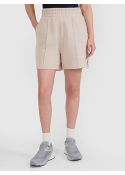 Damskie spodenki dresowe 4F 4FRSS25TSHOF731 - beżowe ze sklepu Sportstylestory.com w kategorii Szorty - zdjęcie 179485578