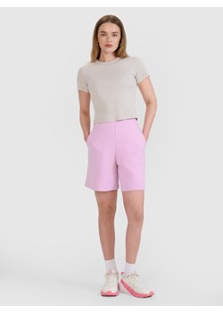 Damskie spodenki dresowe 4F 4FRSS25TSHOF727 - różowe ze sklepu Sportstylestory.com w kategorii Szorty - zdjęcie 179485598
