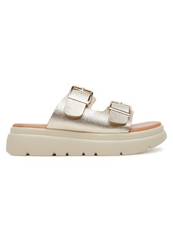 Klapki Clara Barson H3T9409-6 ze sklepu ccc.eu w kategorii Klapki damskie - zdjęcie 179490406