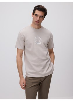 Reserved - T-shirt regular z nadrukiem - beżowy ze sklepu Reserved w kategorii T-shirty męskie - zdjęcie 179511986