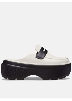 Crocs Chodaki &quot;Stomp&quot; w kolorze biało-czarnym ze sklepu Limango Polska w kategorii Klapki damskie - zdjęcie 179516295