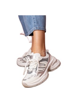 Białe sneakersy sportowe na masywnej podeszwie ze sklepu ButyModne.pl w kategorii Buty sportowe damskie - zdjęcie 179595826
