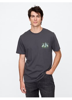 GAP Koszulka w kolorze antracytowym ze sklepu Limango Polska w kategorii T-shirty męskie - zdjęcie 179605055