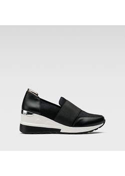 Półbuty Clara Barson WS2229-22 ze sklepu ccc.eu w kategorii Buty sportowe damskie - zdjęcie 179636966