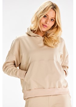 Bluza dresowa z kieszenią kangurek - beżowa ze sklepu Cudmoda w kategorii Bluzy damskie - zdjęcie 179651569