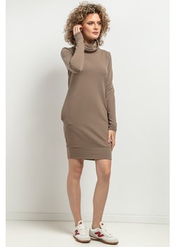 Dzianinowa sukienka z golfem - cappuccino ze sklepu Cudmoda w kategorii Sukienki - zdjęcie 179651876