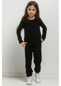 Prosta bluza ze stójką dla dziewczynki - czarna ze sklepu Cudmoda w kategorii Bluzy dziewczęce - zdjęcie 179651976