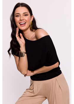 Wiskozowa bluza z opadającym ramieniem - czarna - id: 2026130 - marki BeWear - 179652207 Wiskozowa bluza z opadającym ramieniem - czarna ze sklepu Cudmoda w kategorii Bluzki damskie - zdjęcie 179652207