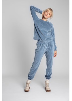 Welurowe spodnie typu joggers - niebieskie ze sklepu Cudmoda w kategorii Spodnie damskie - zdjęcie 179654407