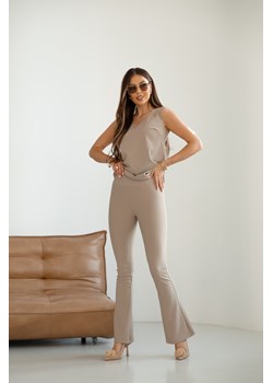 Dopasowane legginsy prążkowane z nogawką typu bootcut - cappuccino ze sklepu Cudmoda w kategorii Spodnie damskie - zdjęcie 179654858