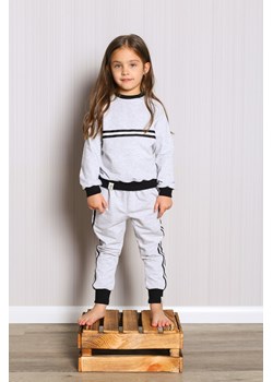 Dresowa bluza dziecięca z lampasem - szara ze sklepu Cudmoda w kategorii Bluzy dziewczęce - zdjęcie 179655355