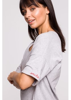 T-shirt oversize z okrągłym dekoltem - szary ze sklepu Cudmoda w kategorii Bluzki damskie - zdjęcie 179655396