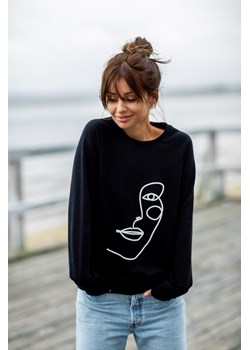 Stylowa bluza z nadrukiem - czarna ze sklepu Cudmoda w kategorii Bluzy damskie - zdjęcie 179655829