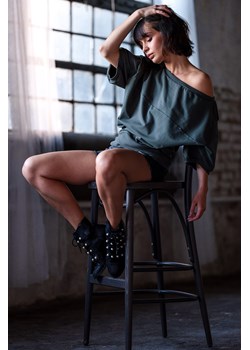 Bluza oversize z rękawem kimono - militarno-zielona ze sklepu Cudmoda w kategorii Bluzy damskie - zdjęcie 179656036
