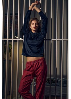 Welurowa bluza z kapturem - granatowa ze sklepu Cudmoda w kategorii Bluzy damskie - zdjęcie 179656588