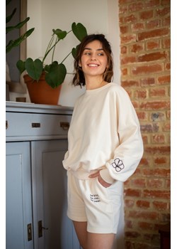 Bluza z dekoltem na plecach - waniliowa ze sklepu Cudmoda w kategorii Bluzy damskie - zdjęcie 179656626