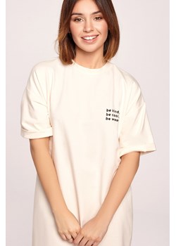 Sukienka t-shirtowa midi - śmietankowa ze sklepu Cudmoda w kategorii Sukienki - zdjęcie 179656647